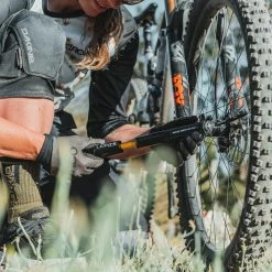 Lezyne Mini Pompe Grip Drive HV Medium 12 Lezyne Mini Pompe Grip Drive HV Medium -Antivol Soldes Boutique 200708 B Gardner Grade TCD05875 1500 1800x1800